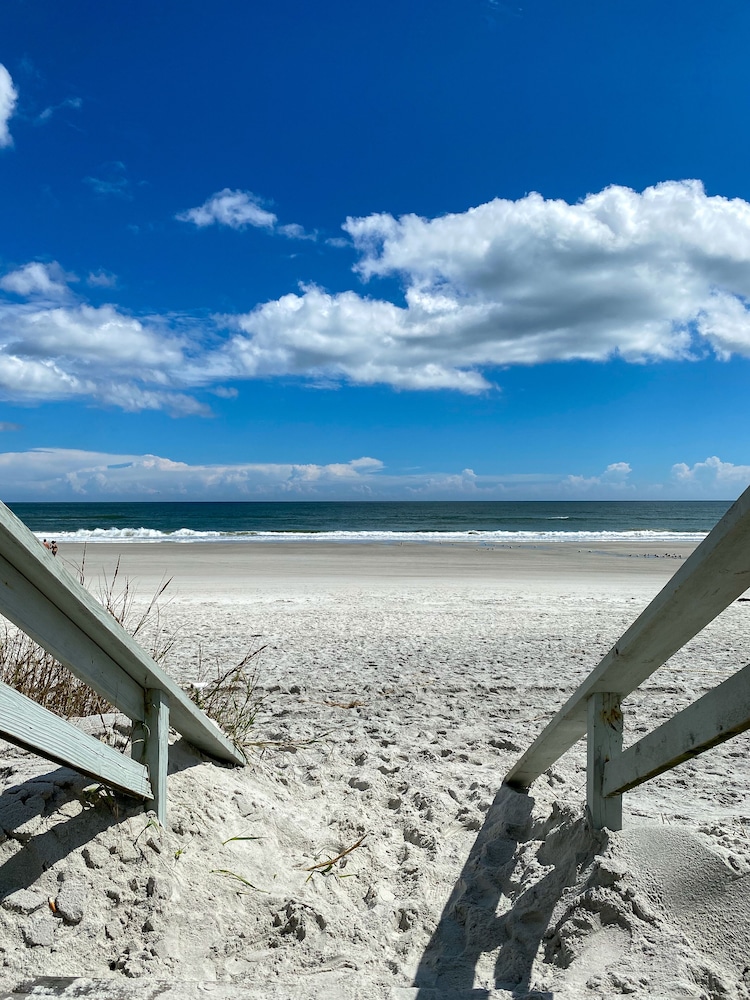Seahorse Oceanfront Inn - photo 108