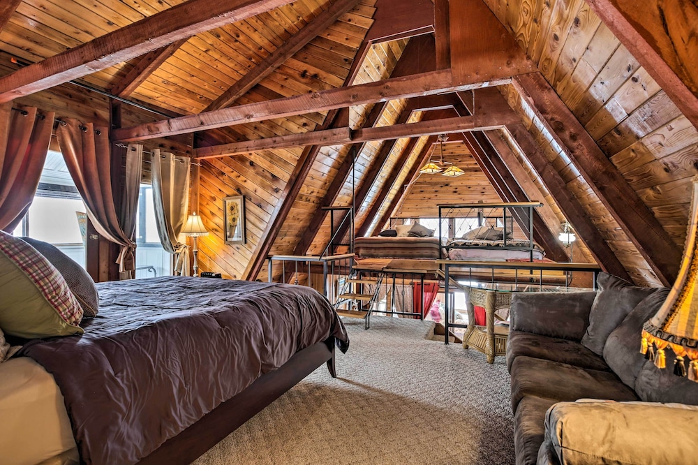 Serene Creekside Sheridan Getaway: Mountain Views - photo 8