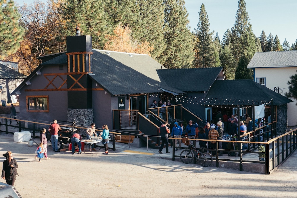 Loge Mt. Shasta - photo 25