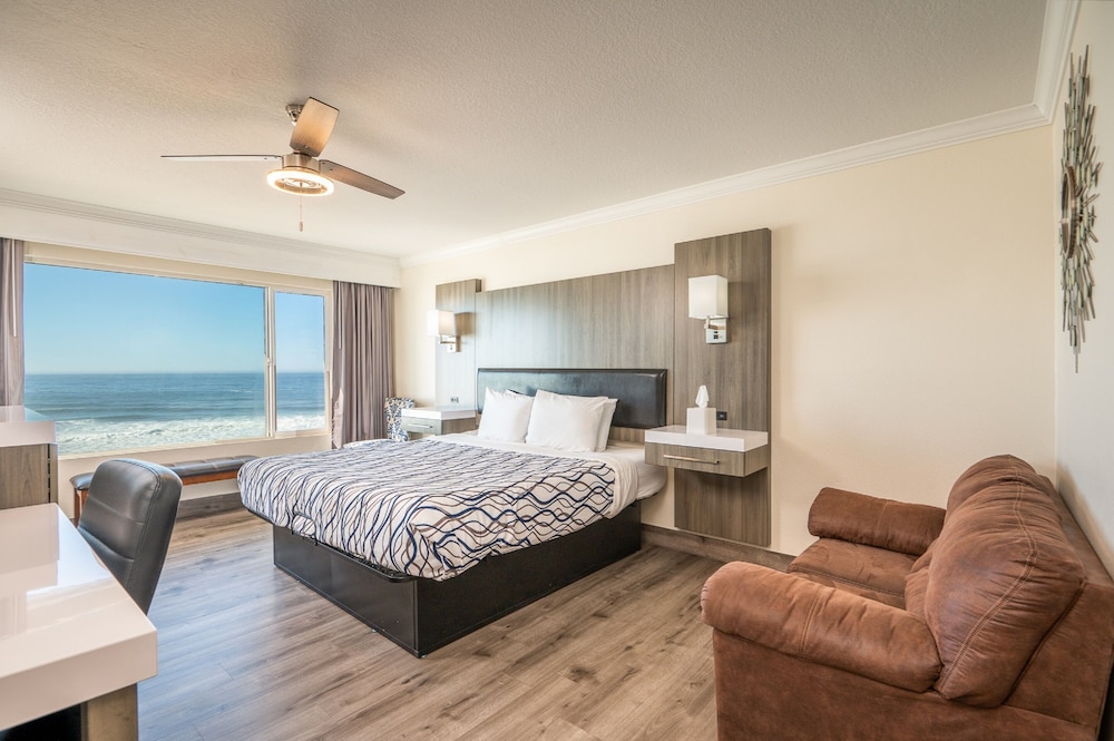 Sailor Jack's Oceanfront Inn - photo 29