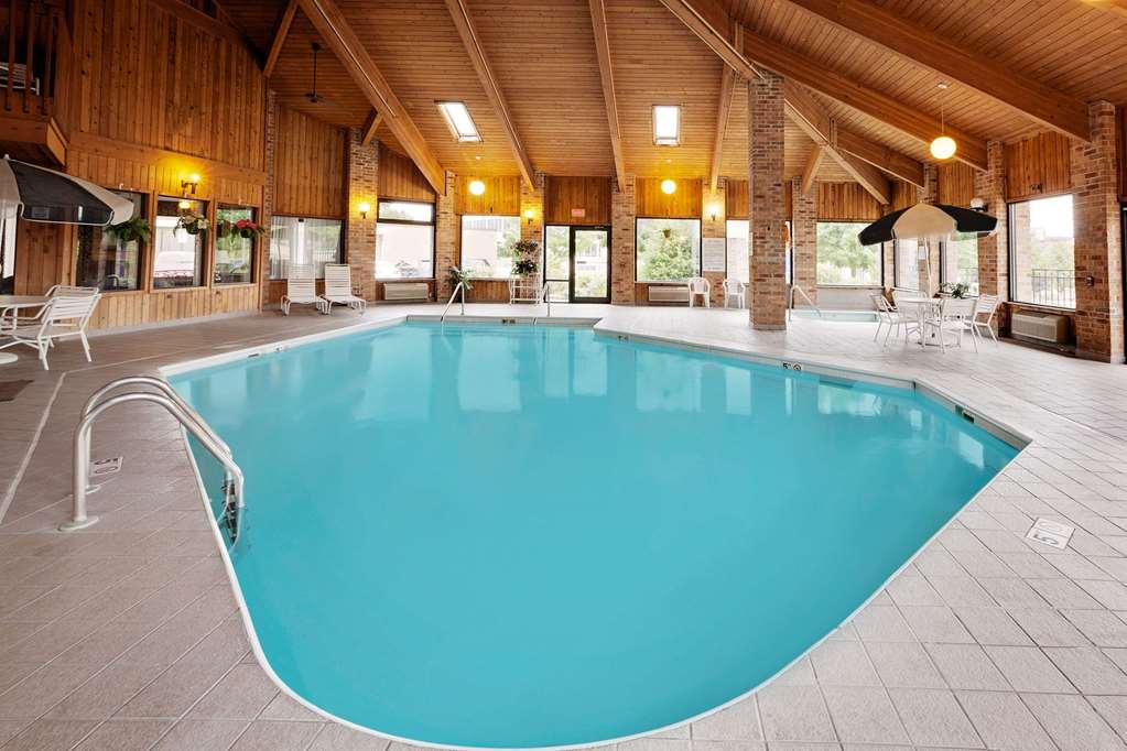 Baymont by Wyndham Battle Creek Downtown - photo 4