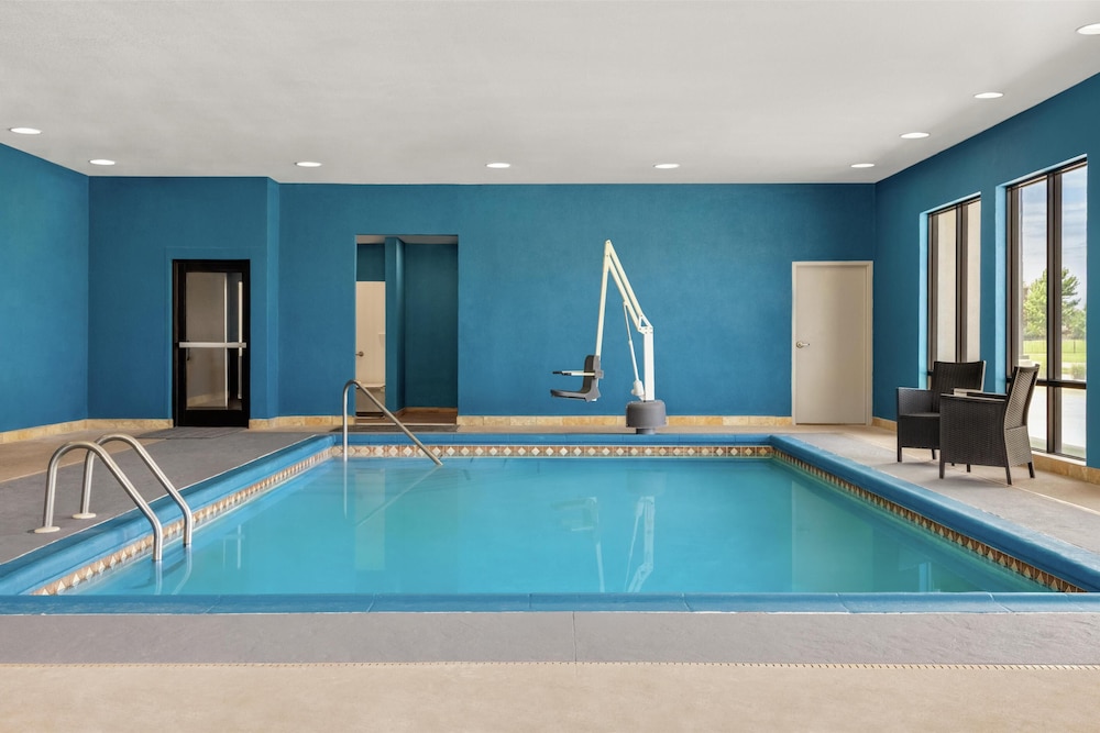 Hampton Inn Derby Wichita Southeast - photo 27
