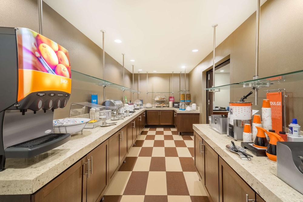 Hampton Inn Terre Haute - photo 37