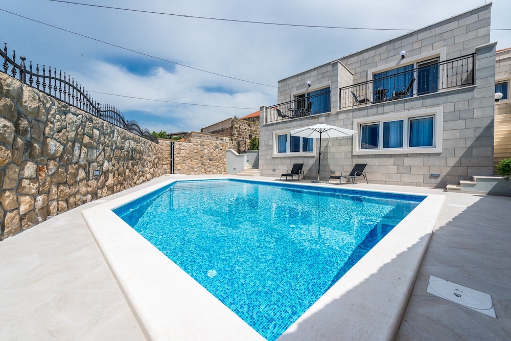 Villa Kabalero — 4-Star Luxury Hotel in Dubrovnik, Croatia