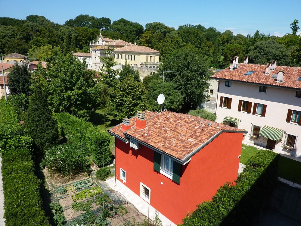 Appartamenti Il Giardino Alberato - carbon neutral hotel in Valeggio Sul Mincio