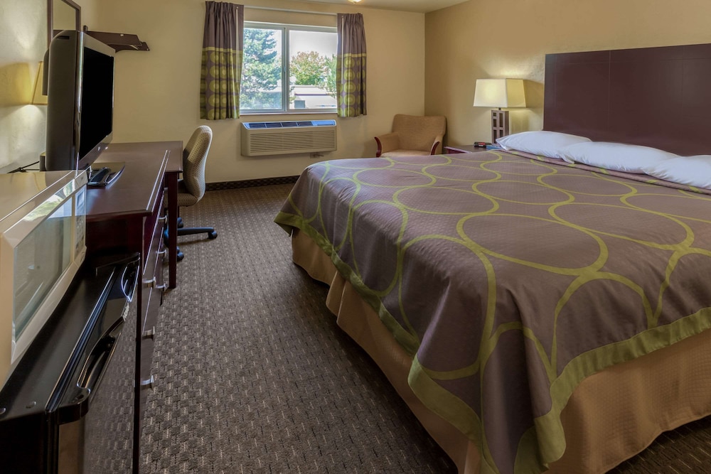 Super 8 by Wyndham Woodburn - photo 13