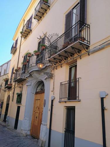 Calvello studio apartment — 4-Star Luxury Hotel in Palermo, Italy