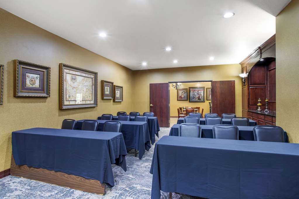 Best Western Plus Crown Colony Inn & Suites - photo 33