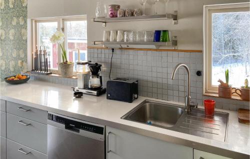 Lovely Home In Taberg With Kitchen — 4-Star Luxury Hotel in Taberg, Sweden