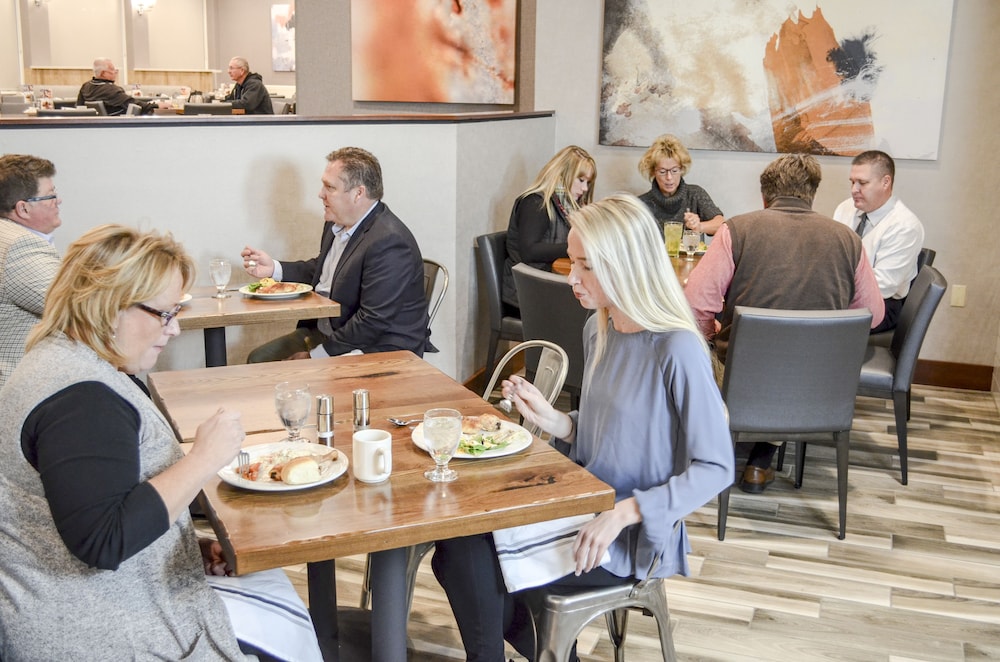 Holiday Inn Fargo by IHG - photo 64