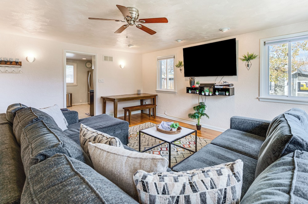 Walk to Old Town Lafayette Cozy Couples Escape in Lafayette, United States