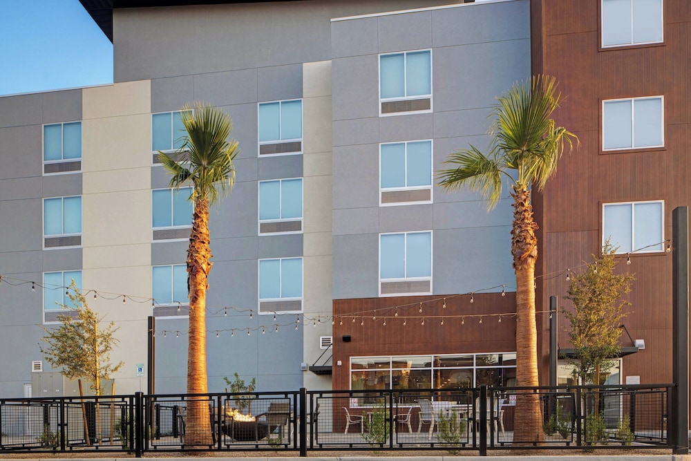TownePlace Suites by Marriott Phoenix Glendale Sports & Entertainment District - photo 41