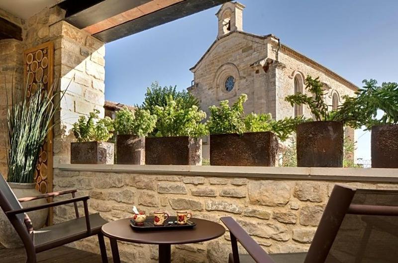 La Maison Du Passage Chambres Spa Et Restaurant — 4-Star Luxury Hotel in Ales, France