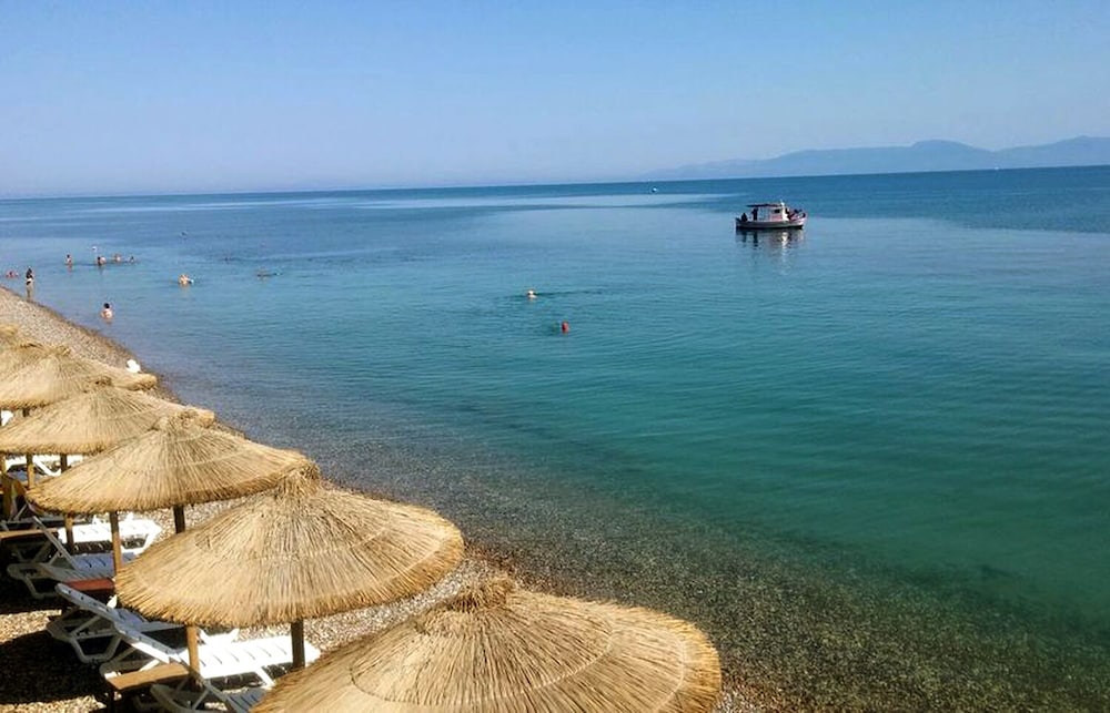 Castella Beach — hotel in Kato Achaia