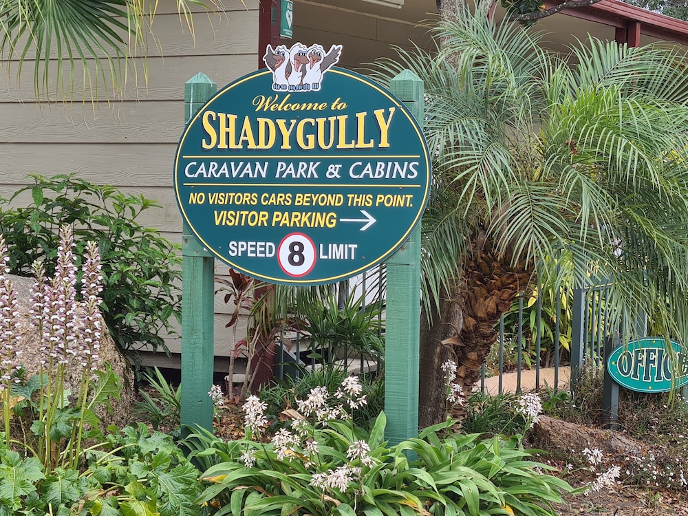 Mallacoota's Shady Gully Caravan Park — hotel in Mallacoota