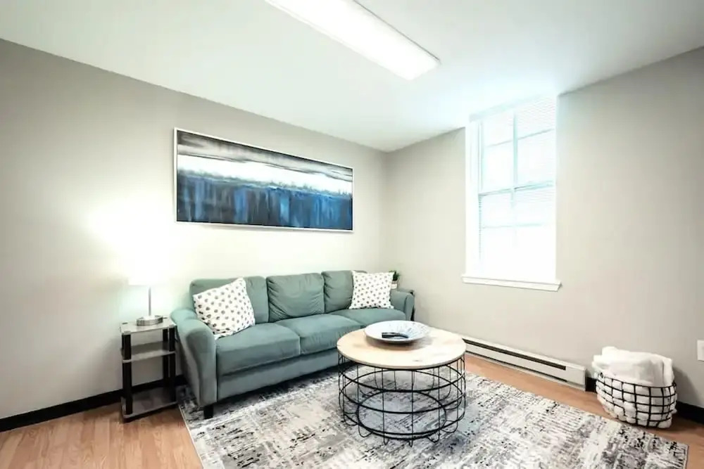 The Terrace at Park Place 2nd floor walk up cozy 2 bedroom fast WiFi free coffee — 4-Star Luxury Hotel in Wilmington, United States