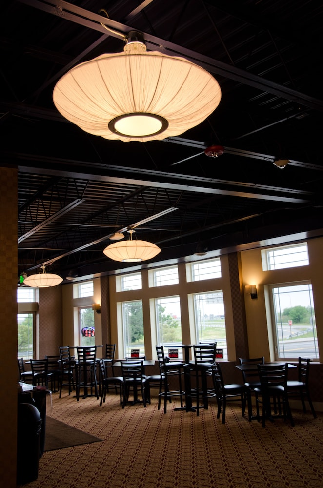 AAshram Hotel by Niagara River - photo 20