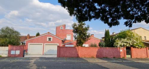 Redhouse Studio Solarium - last minute hotel in Toulouse