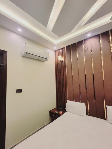 Prime Rose Hotel in Karachi, Pakistan