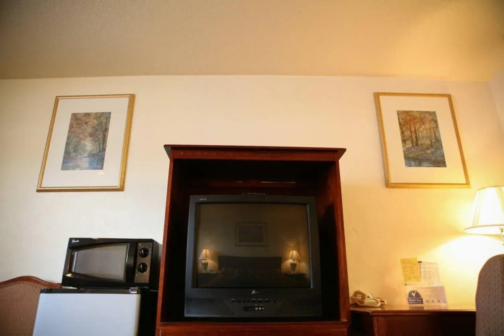 Americas Best Value Inn Oklahoma City at I 35 S - photo 10