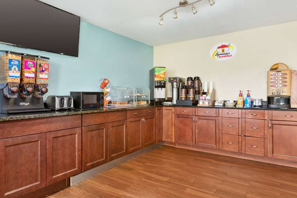 Super 8 by Wyndham Findlay - photo 20