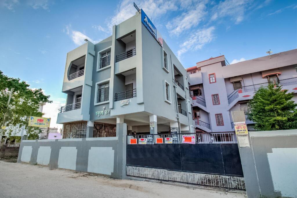 Spot On 49185 Hotel Rakesh International — Patna