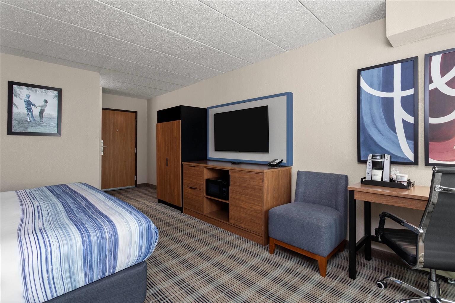 AmericInn by Wyndham Roseau - photo 40