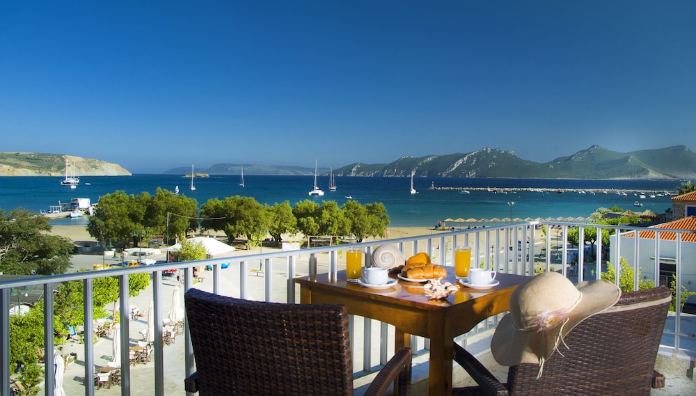 Hotel Alex - carbon neutral hotel in Methoni