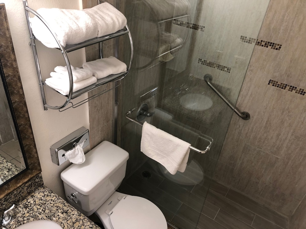 Orange Tustin Inn - photo 21