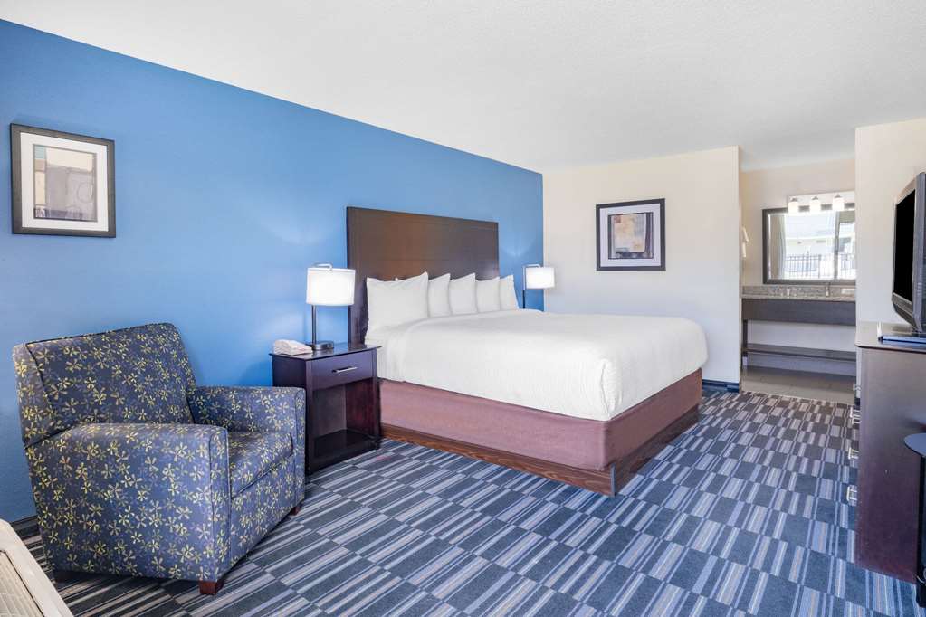 Days Inn and Suites by Wyndham Oxford - photo 33
