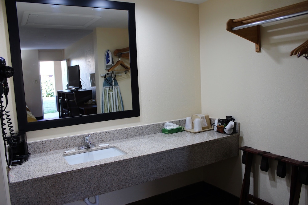Bluegrass Inn - photo 27