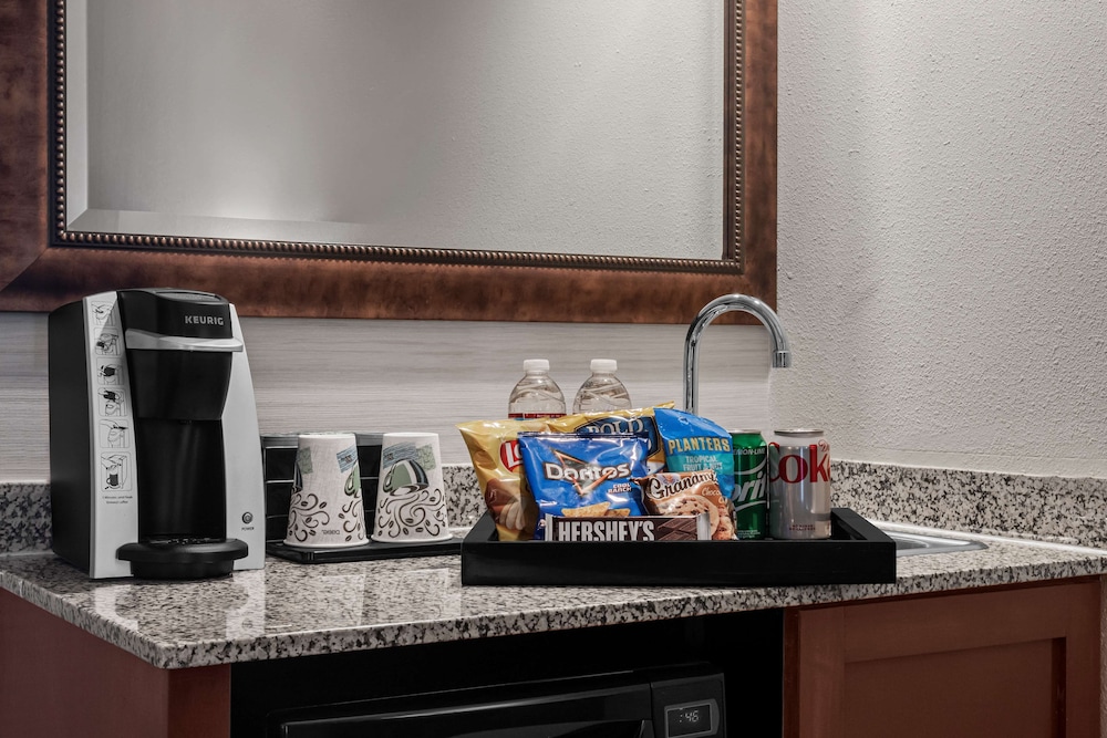 Embassy Suites by Hilton Nashville Airport - photo 22