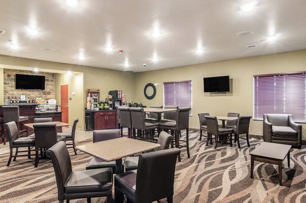 Cobblestone Hotel & Suites Gering Scottsbluff - photo 36