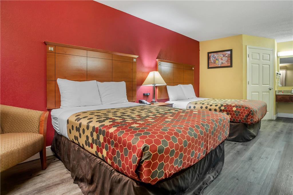 Econo Lodge Tupelo Barnes Crossing - photo 9