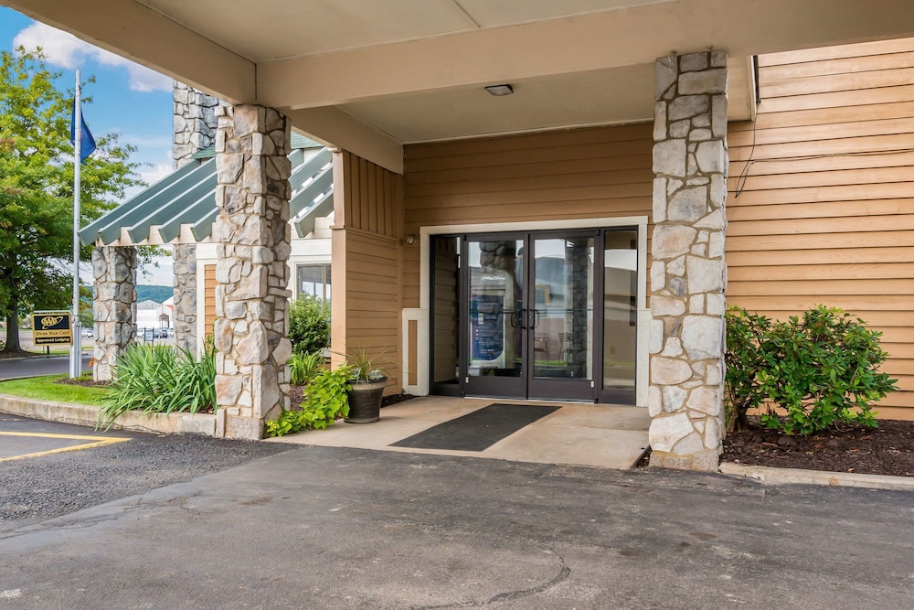 Quality Inn Bloomsburg - photo 42