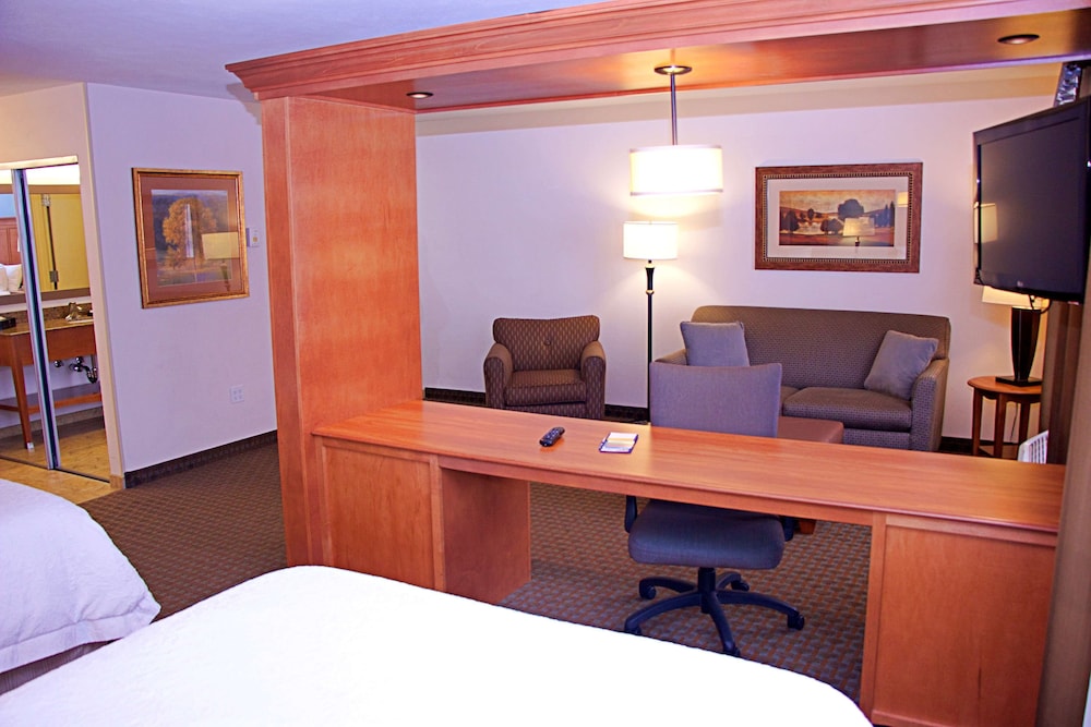 Hampton Inn Sidney NE - photo 24