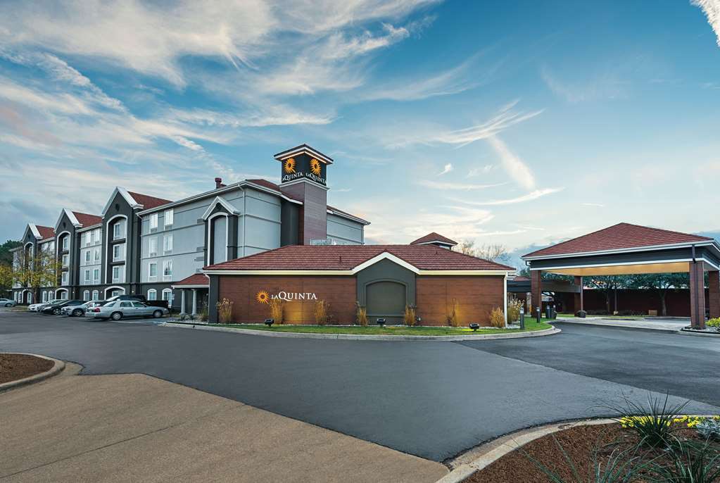 La Quinta Inn & Suites by Wyndham Shreveport Airport - featured photo