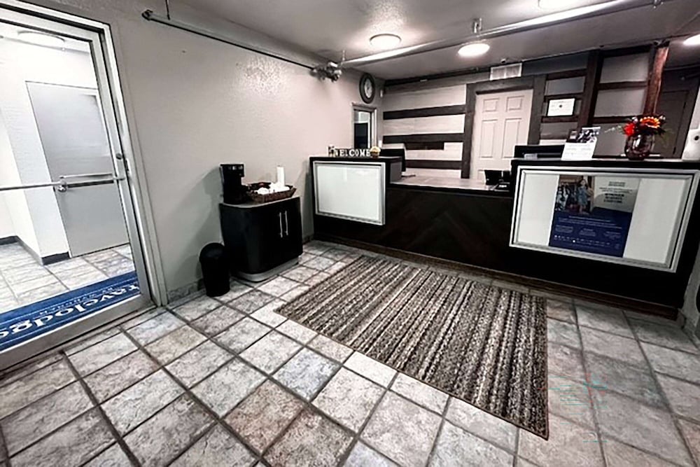 Studio City Suites a Travelodge by Wyndham - photo 17