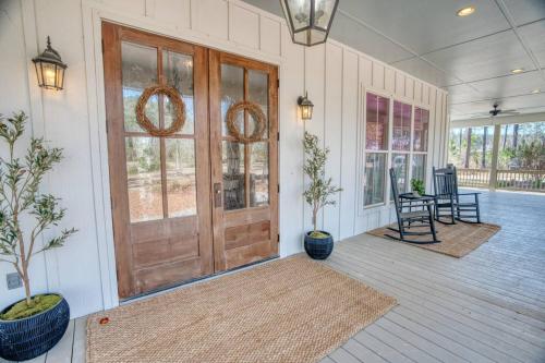 Southern Farm House 4 Br 4 Bath — 4-Star Luxury Hotel in Moultrie, United States