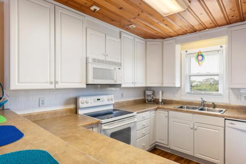 A Beach Music Paradise by Oak Island Accommodations - photo 18
