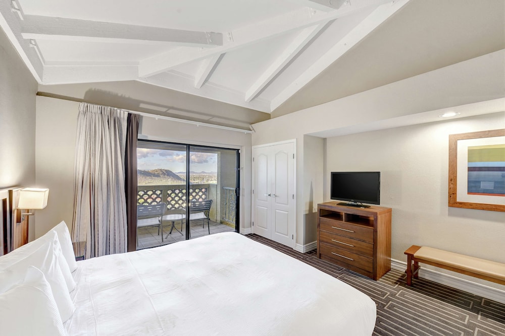 Hilton Phoenix Tapatio Cliffs Resort - photo 4