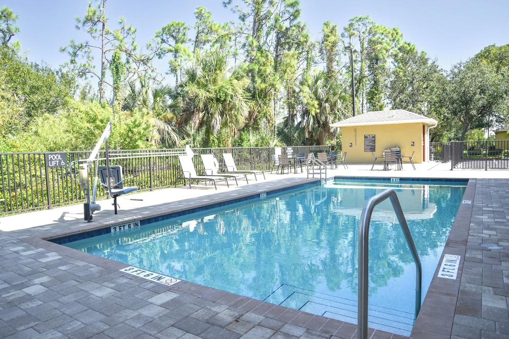 Candlewood Suites Ft Myers I 75 By IHG - photo 6