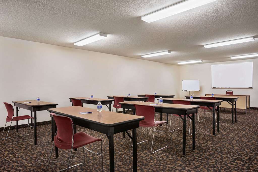 Travelodge by Wyndham Morrill - photo 15