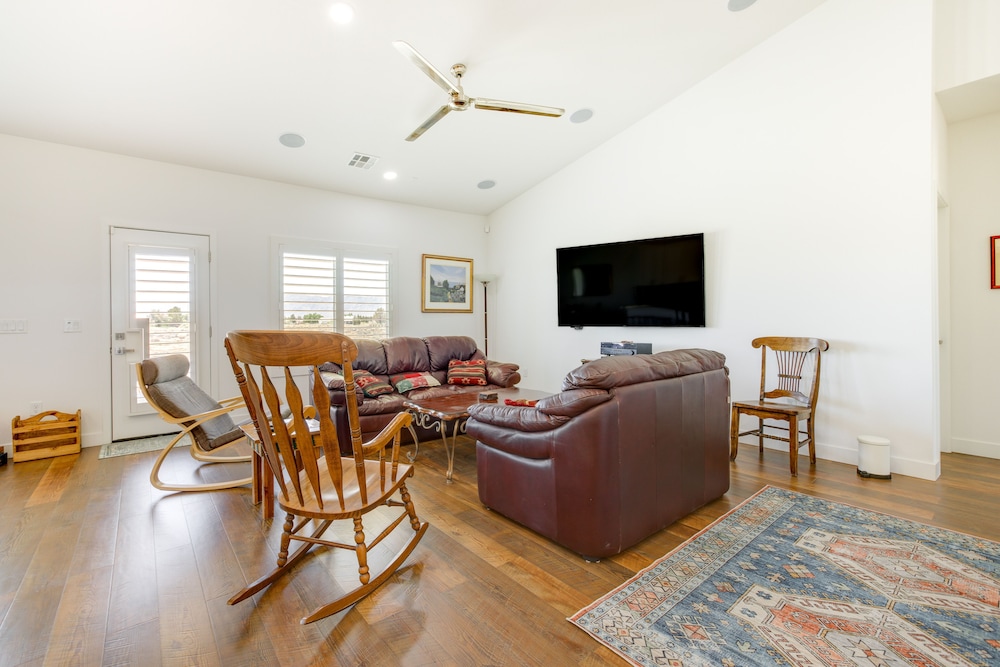 Serene Pahrump Cottage With Mountain Views 19224920 — Pahrump