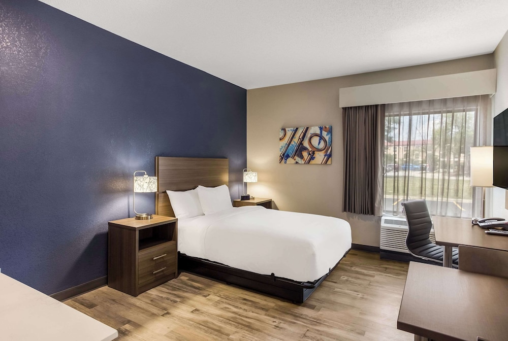 MainStay Suites Bourbonnais Kankakee - photo 15