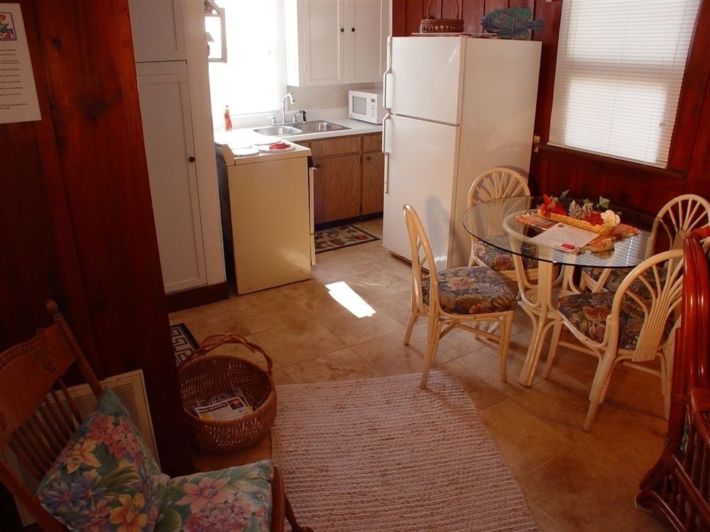 Sun N Fun Beachfront Vacation Rentals - photo 11