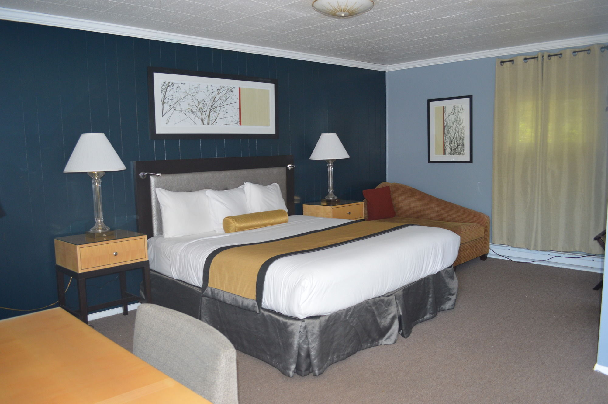 James Motel - photo 4