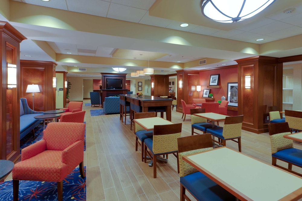 Hampton Inn Warrenton - photo 39