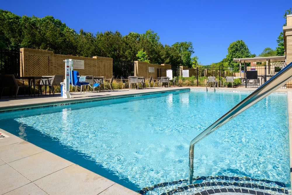 Courtyard by Marriott Raleigh Cary Crossroads - photo 23