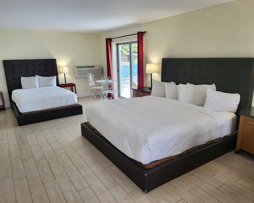 Chateau Mar Beach Resort - photo 14